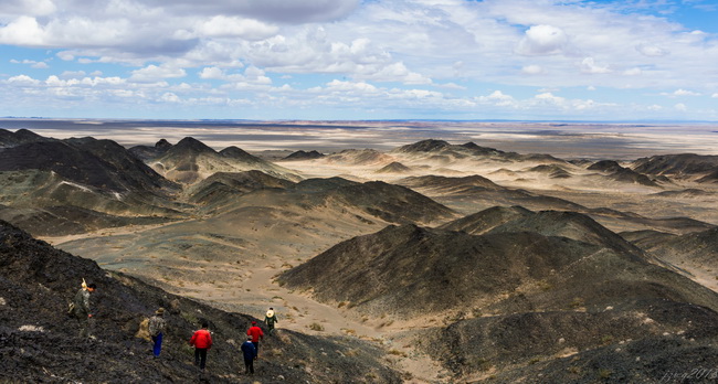 18 組照2-3：《荒漠探寶》-王權_調(diào)整大小.jpg