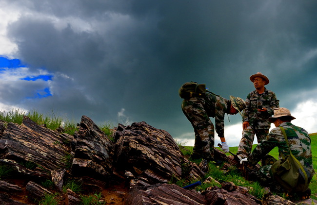 18 組照2-6《暴雨將臨我不怕》-王權_調(diào)整大小.jpg